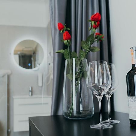 Poppy Downtown Suites Sarajevo Saraievo Exterior foto