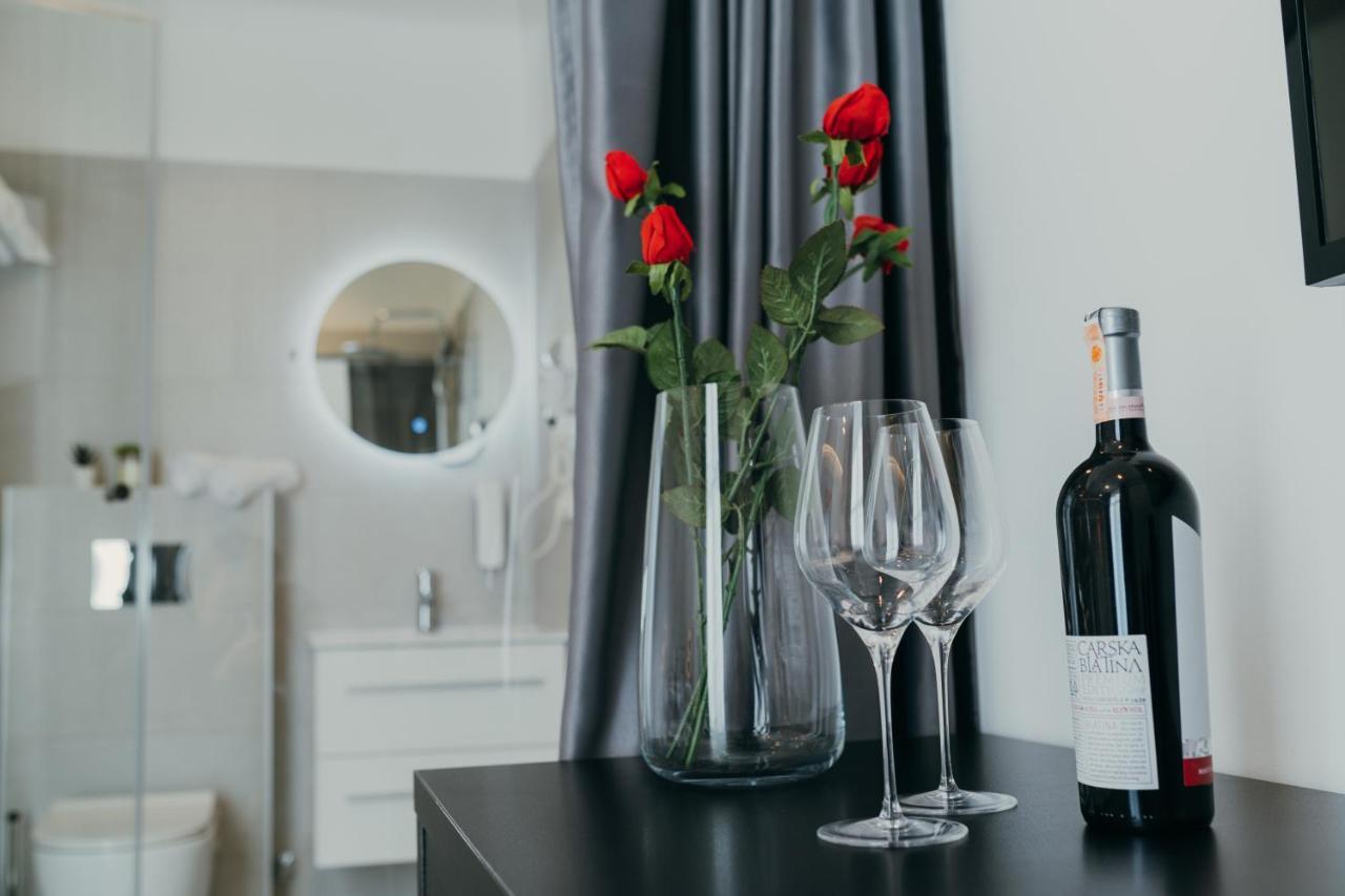 Poppy Downtown Suites Sarajevo Saraievo Exterior foto